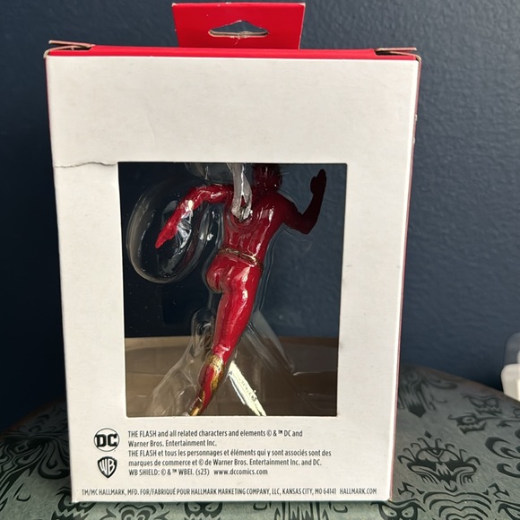 The flash from DC comics Christmas ornament - Picture 2 of 2